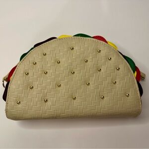 Taco crossbody purse on Gold chain